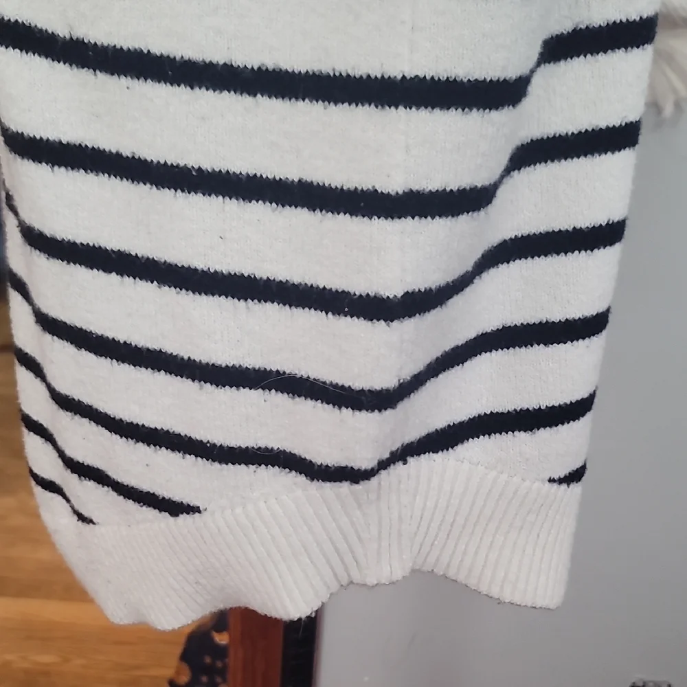 LOFT Black  and White Striped V-Neck Sweater - Picture 6 of 11